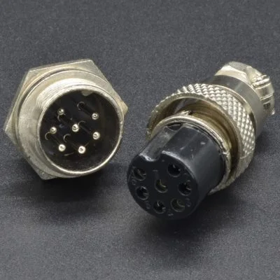 7-pin-chassis-connector-1