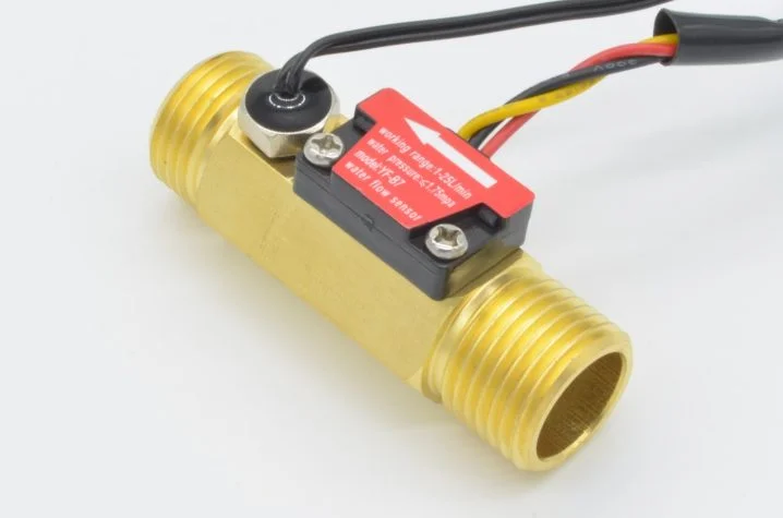 Brass flow sensor with temperature sensor